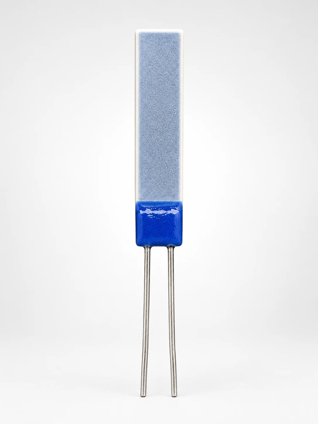 Front face of a thin-film RTD element with two leads